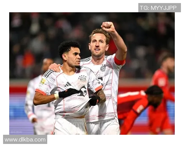 拜仁逆转多特夺榜首,德甲霸主姿态初显 拜仁逆转多特夺榜首,德甲霸主姿态初显