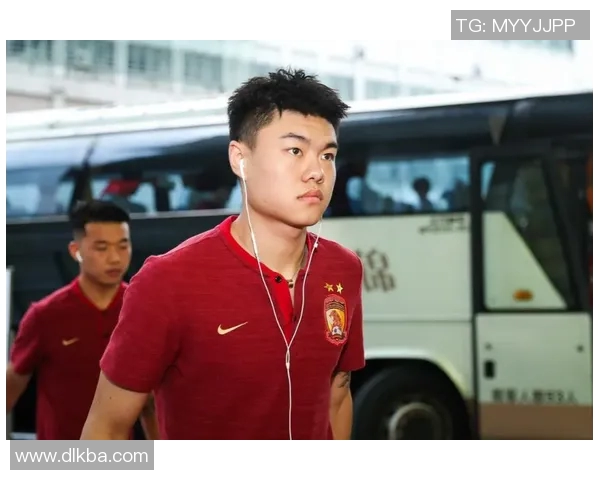 广州队迎战河南嵩山杨立瑜全力争胜展现球队实力与风采